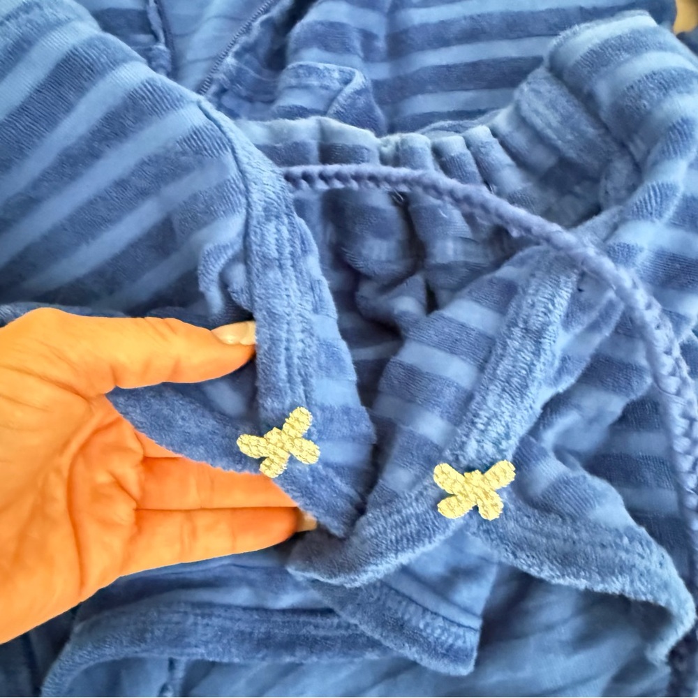 Juicy Couture short set - Picture 3 of 9